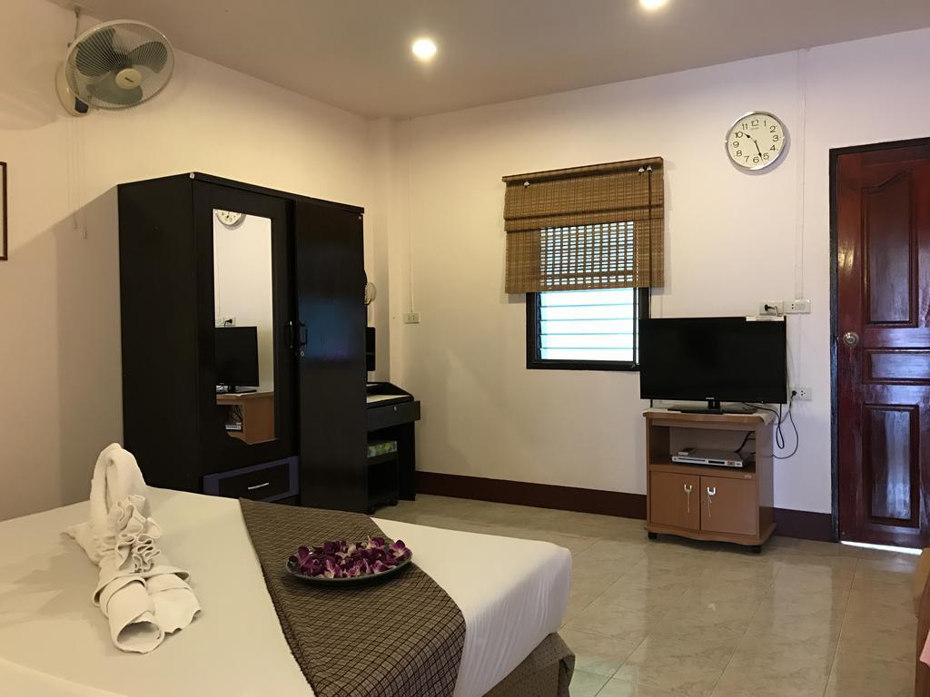 Rabbit Mansion2 Appartement Patong Buitenkant foto