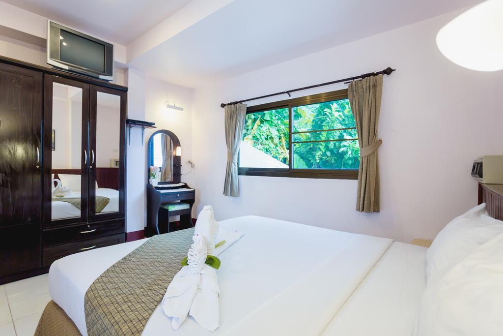 Rabbit Mansion2 Appartement Patong Buitenkant foto