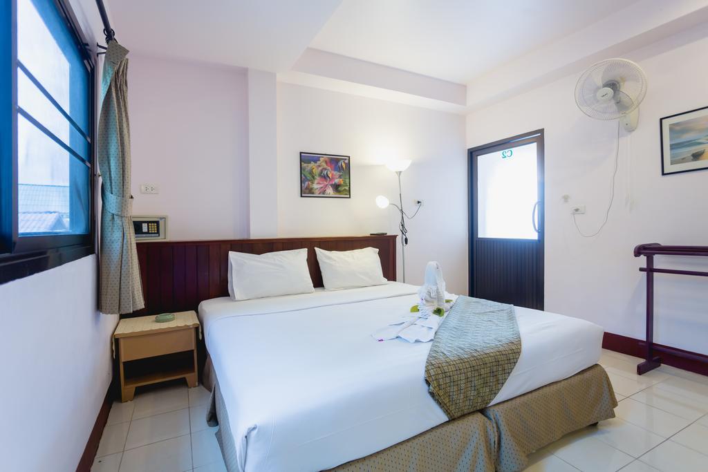 Rabbit Mansion2 Appartement Patong Buitenkant foto