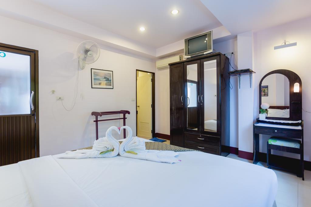 Rabbit Mansion2 Appartement Patong Buitenkant foto
