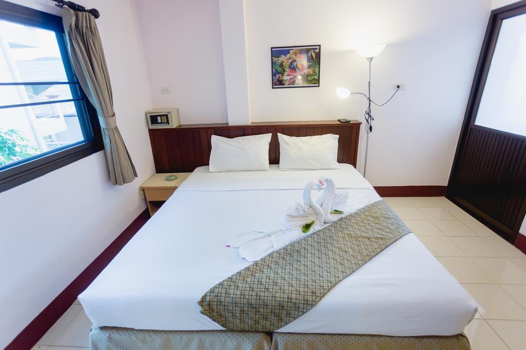 Rabbit Mansion2 Appartement Patong Buitenkant foto